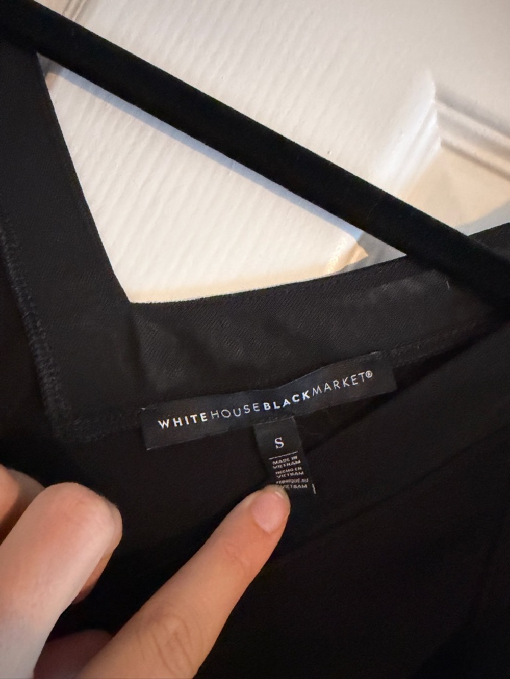 WHBM Black V-Neck Sleeveless Women's‎ Blouse Top Size Small - Picture 3 of 4